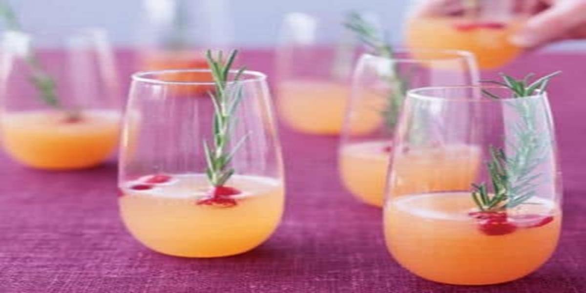 Cocktail de Champanhe e Framboesa com Sumo de Pera