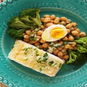 Bacalhau Cozido com Grão e Brócolos