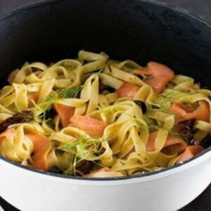 Tagliatelle com Salmão e Pesto