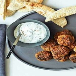 Koftas de Cordeiro com Molho de Iogurte